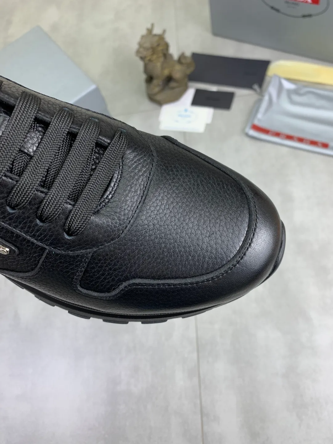 Men's men's shoes💰P580💰【New model】Top quality, new popular models on the official website, which will never go out of style for a century,🆘 The trendy brand (Prada) mainly promotes popular models, avant-garde and versatile fashionable men's shoes, private version molding, cowhide surface splicing 1:1 oil edge processing... fashionable and simple, original imported cowhide interior cowhide feet; the atmosphere and personality are more fashionable, eye-catching and pursuing class. It will subvert old ideas and be a must-have for fashionistas who want to spend time with you! Must keep it! High-end comfort, high-end quality workmanship. Size: 38-44 Various colors available. full package